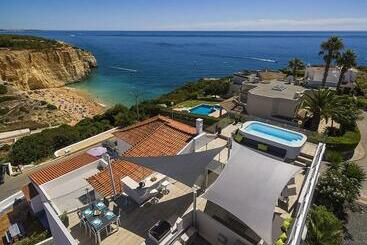 پانسیون Villa Benagil With Stunning Views And Roof Terrace With Private Heated Pool