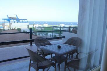 استراحتگاه Seaview Panorama Boatel