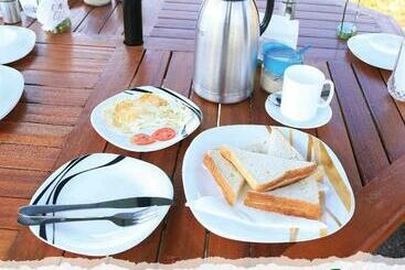 The 4 Js Bed And Breakfast Emali
