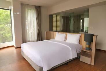 Mansion Park Hotel & Apartment