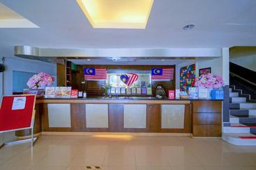 هتل Capital O 89658 Bustani