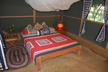 هتل The Beach Crab Resort