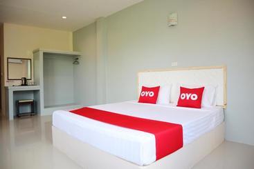 هتل Oyo 674 Greenery Home