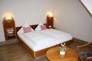 ペンション Metzgerei Moselgasthof Andries