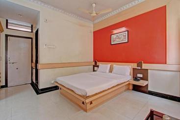 هتل Bharati Lodge