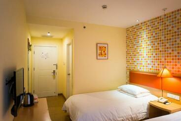 هتل Home Inn Nantong Tongzhou Shimin Square Pedestrian Street