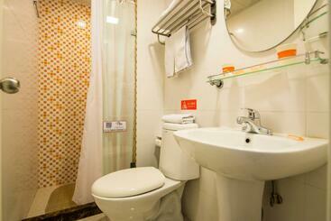 هتل Home Inn Nantong Tongzhou Shimin Square Pedestrian Street