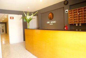 هتل Hostal Oro Negro