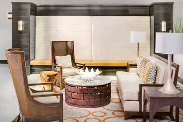 هتل Embassy Suites By Hilton Destin Miramar Beach