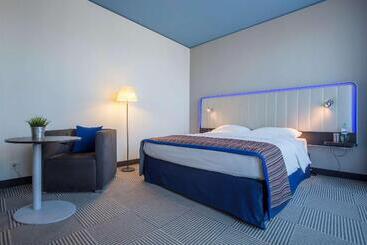 هتل Park Inn By Radisson Stuttgart
