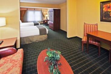 The Q Hotel & Suites