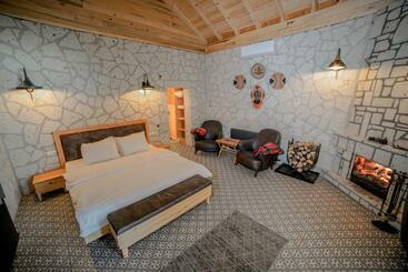 تختخواب و صبحانه Pino Mar Luxury Bungalows