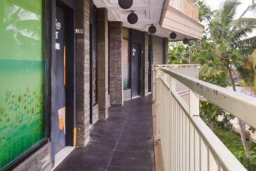 هتل Oyo 90378 Rigari Guest House