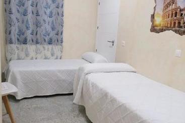 پانسیون Hostal Restaurante Casa Isabel