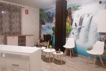 پانسیون Hostal Restaurante Casa Isabel