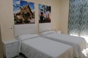 پانسیون Hostal Restaurante Casa Isabel