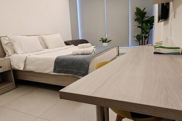 هتل Shade Suites And Studios