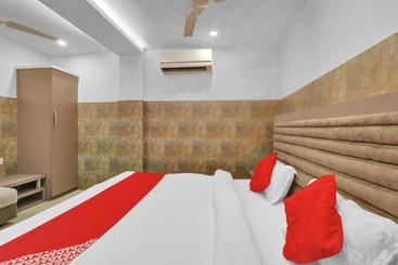 هتل Oyo 82408 Sada Shiv Guest House