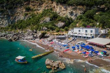 Hotel Laurito Beach Cucina & Camere