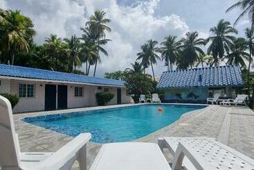 هتل Paradise Island Beach