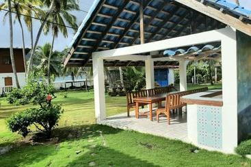هتل Paradise Island Beach