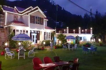 هتل The Jungle Inn Resort & Restaurant