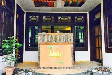 هتل The Jungle Inn Resort & Restaurant