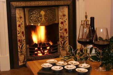 پانسیون Woodlands Country House & Cottage