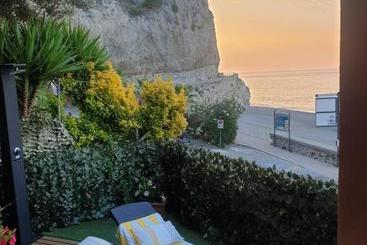 تختخواب و صبحانه Seahorseroom