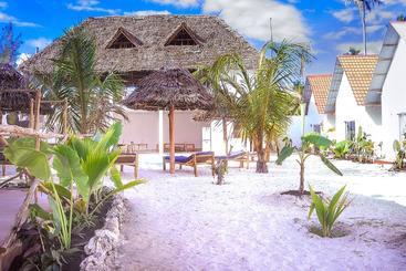 هتل Heart Of Zanzibar Bungalows