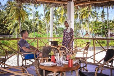 هتل Heart Of Zanzibar Bungalows