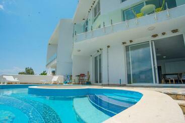 هتل Stone Beach By Atlantid Hospitality