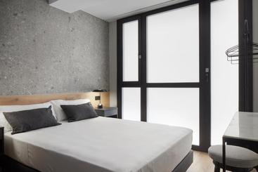 پانسیون Hostal Espoz Y Mina