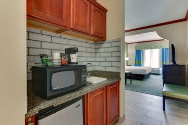 فندق Comfort Inn & Suites