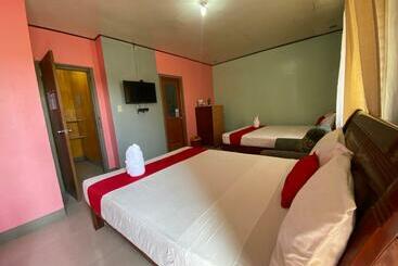 هتل Reddoorz Plus @ Lhexlyn Resort San Narciso
