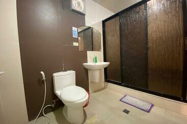هتل Reddoorz Plus @ Lhexlyn Resort San Narciso