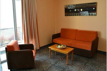 Apartamentos Jucar