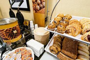 فندق Hampton Inn & Suites Fort Myers   Colonial Blvd