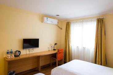 هتل Home Inn Kunming Dongfeng Square Metro Station
