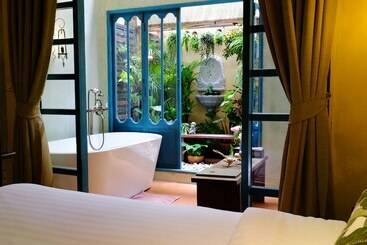 Hotel Old Capital Bike Inn   Sha Certified