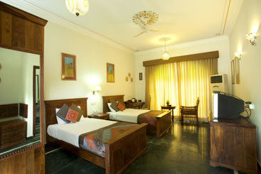 Hotel Sara Vilas