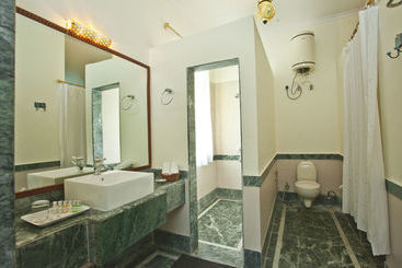 Hotel Sara Vilas