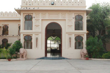 Hotel Sara Vilas