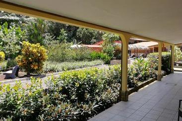 هتل Espadilla Gardens