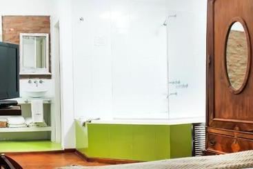 هتل La Rozada Suites