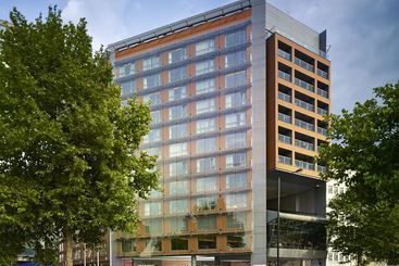 Hotel Plaza On The River