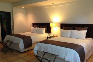 هتل Solarium Coronado Beach