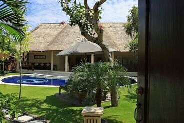 هتل The Dusun