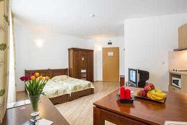هتل The Stream Resort