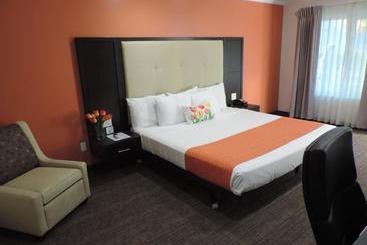 هتل Pavilion Inn